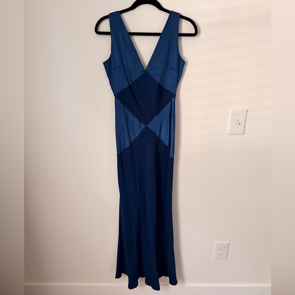 Selfie Leslie Soul Fire V-Neck Maxi Dress Navy